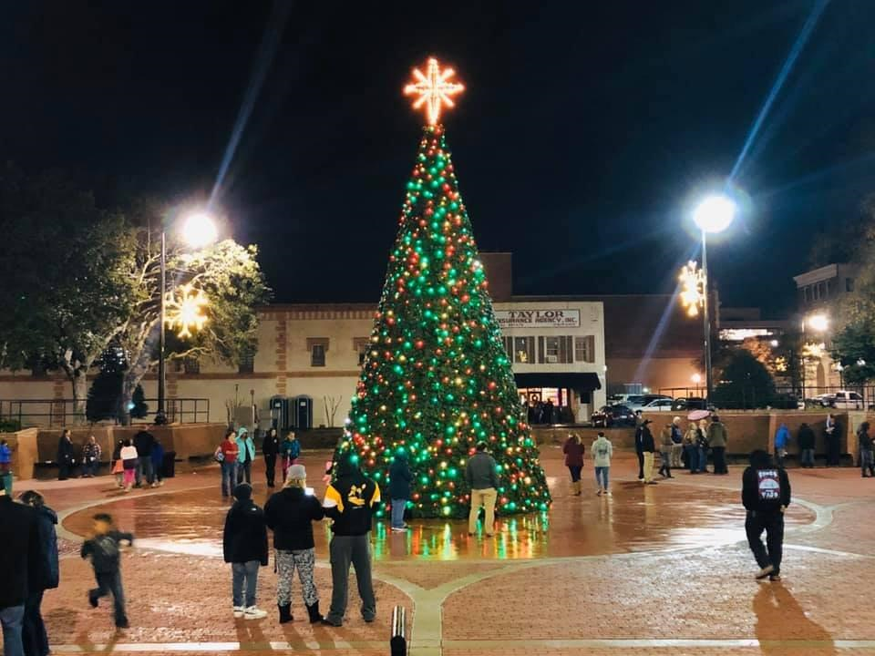 Christmas Tree Lighting Lumberton Visitor's Bureau