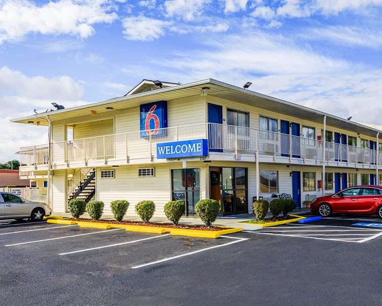 Motel 6 4513 Lumberton Visitor's Bureau